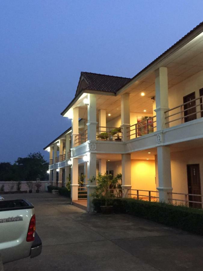Poon Suk Hotel Kabin Buri מראה חיצוני תמונה